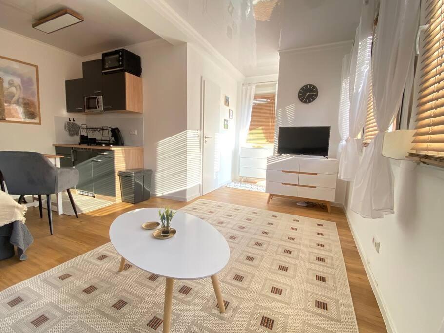Tiny Haus Straussenblick 2 Ferienhaus *